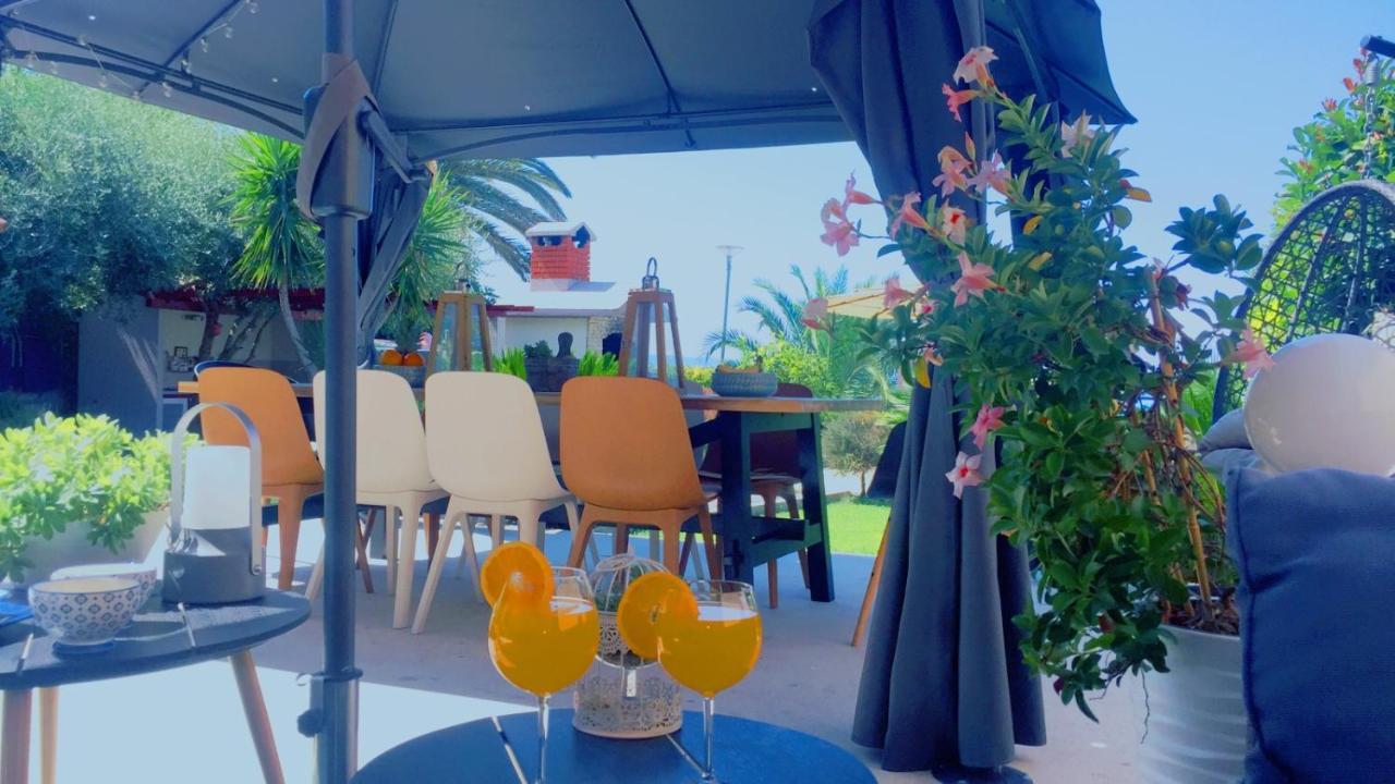 Villa Maris- Beachfront Villa With Exclusive Pool Podstrana Buitenkant foto