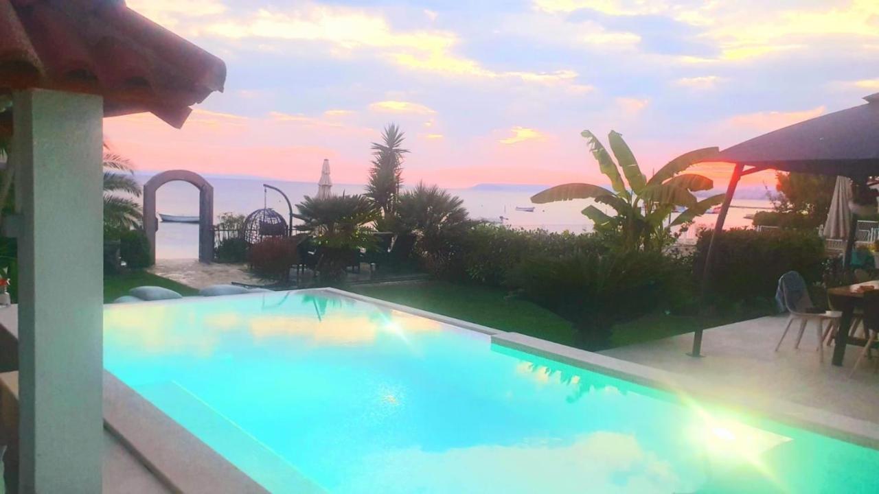 Villa Maris- Beachfront Villa With Exclusive Pool Podstrana Buitenkant foto