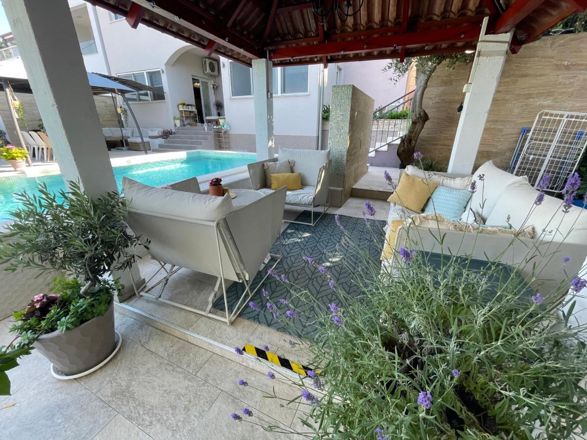 Villa Maris- Beachfront Villa With Exclusive Pool Podstrana Buitenkant foto