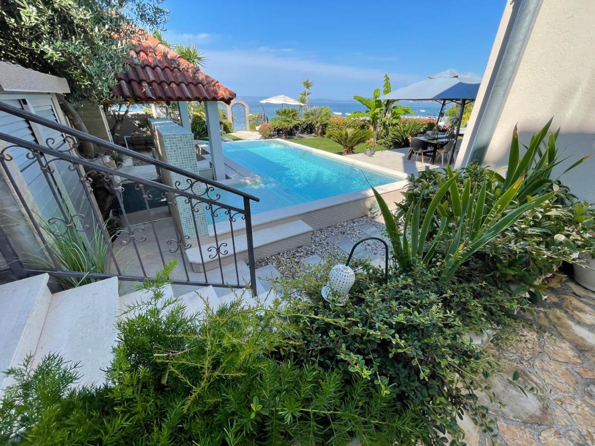 Villa Maris- Beachfront Villa With Exclusive Pool Podstrana Buitenkant foto