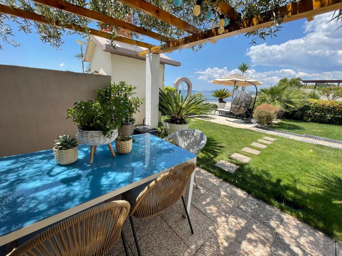Villa Maris- Beachfront Villa With Exclusive Pool Podstrana Buitenkant foto