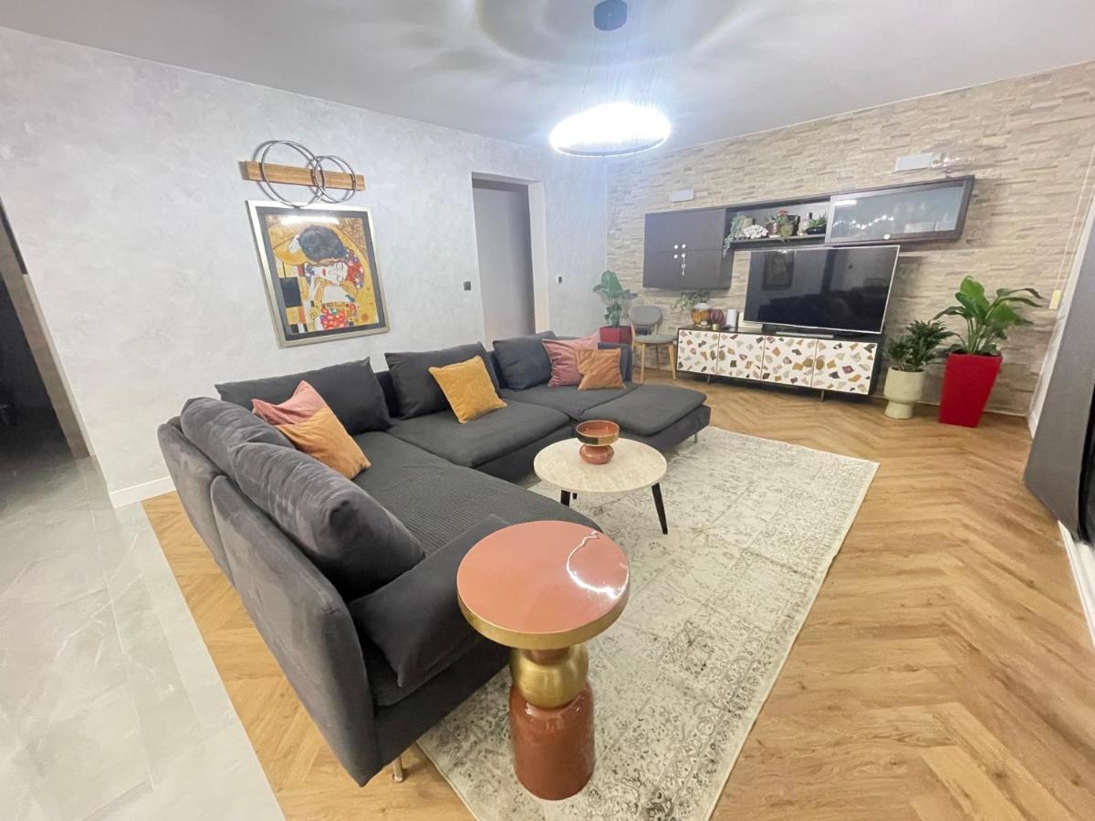 Villa Maris- Beachfront Villa With Exclusive Pool Podstrana Buitenkant foto